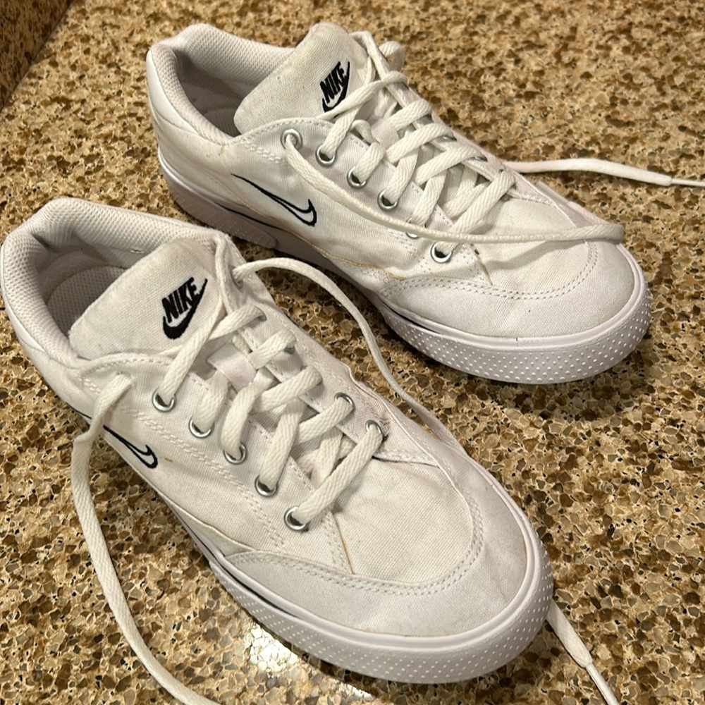 Nike Retro GTS sneakers